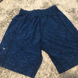 Lululemon mens shorts medium at knee length no lined blue